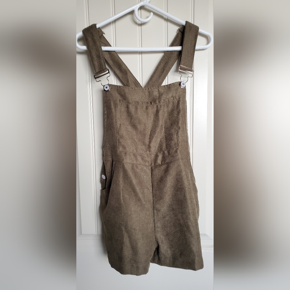 Short overalls